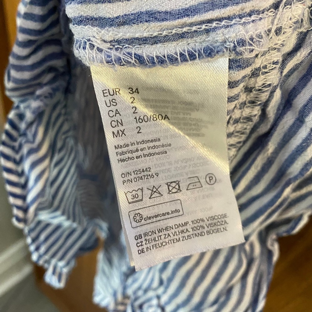 H&M Blouse Womens Size 2 Blue White Striped Ruched Peplum V-Neck Short Sleeve - Picture 4 of 5